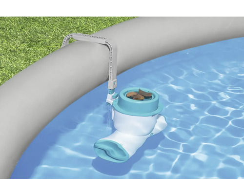 Skimmer de suprafață pentru curățarea apei din piscină.