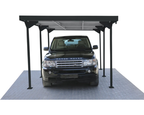 O mașină neagră parcată sub un carport