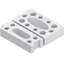 Două blocuri de beton celular cu scobituri