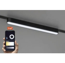 Spot pe șină negru cu control prin aplicația pentru smartphone și logo Tuya.