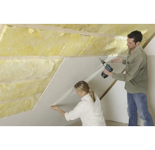 Mansardă izolată cu vată minerală și plăci de gips-carton.