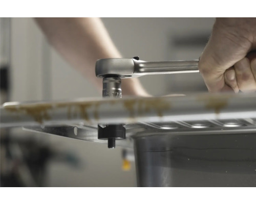 Montare chiuvetă cu cheie cu clichet