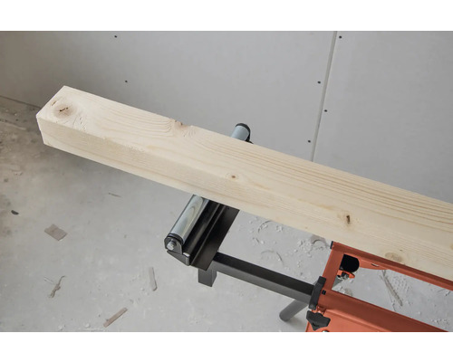 Grindă de lemn pe suport cu role