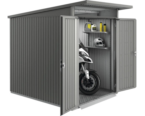 Magazie de scule metalică cu motocicletă, rafturi, ulei de motor și cască