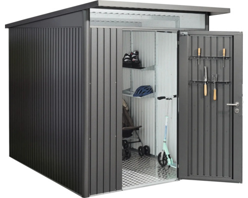 Magazie metalică pentru unelte cu ușa deschisă și unelte de grădină