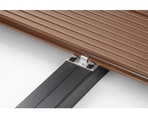 Decking de terasă cu substructură și clemă de fixare