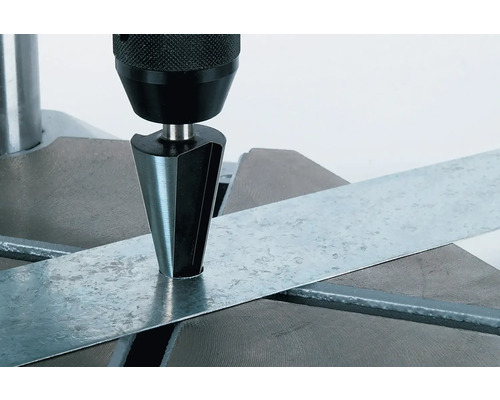 Freza de teşire cu mașină de găurit pentru debavurarea metalului