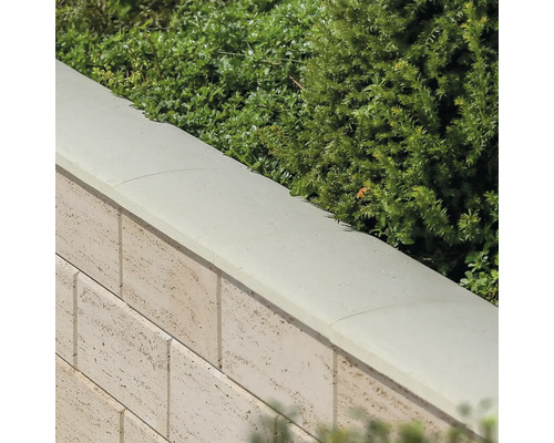 Zid de zidărie cu acoperire și plantare