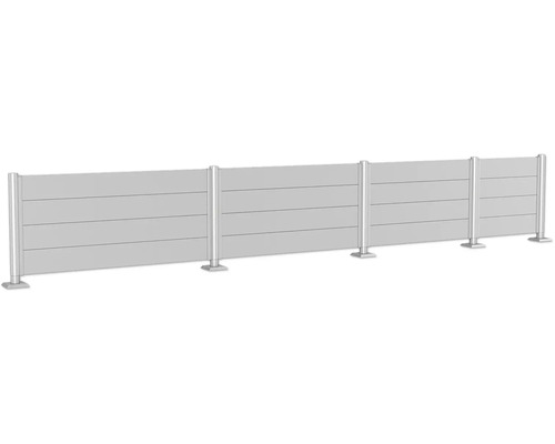 Gard de confidențialitate din panouri orizontale și stâlpi metalici