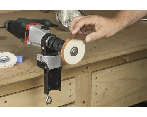 Mașină de găurit cu accesoriu de lustruire și pastă de lustruit pentru lustruirea metalelor