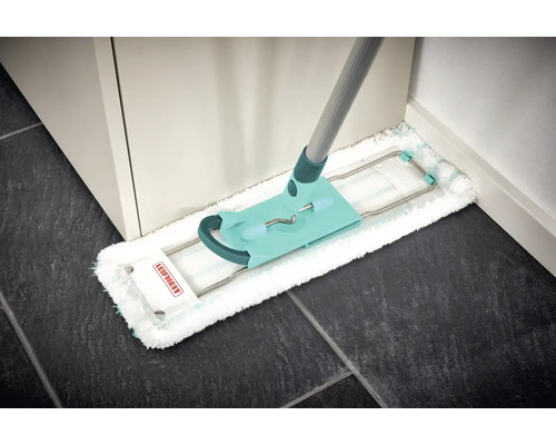 Mop cu mâner telescopic și husă pentru curățarea podelelor