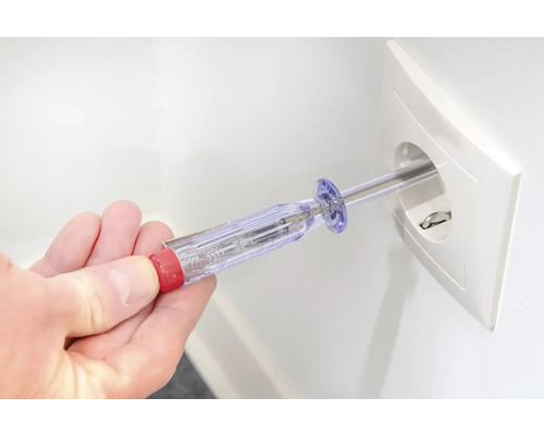 Verificator de tensiune în priză