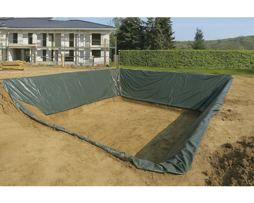 Groapă de construcție pentru un iaz cu folie de iaz