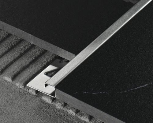 Profil metalic pentru plăci ceramice între două plăci