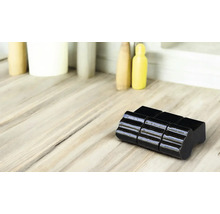 Sanie neagră pentru plăci pe fundal deschis