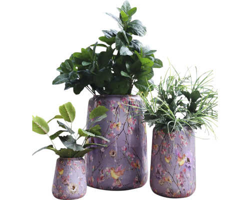 Trei jardiniere plantate cu model floral