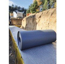 Rola de membrană de etanșare a acoperișului pe un șantier