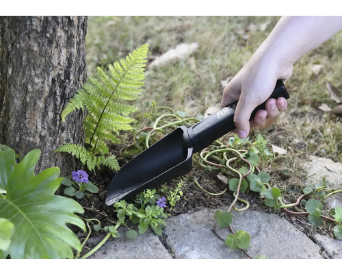 Lopată de grădină utilizată la plantarea în grădină.