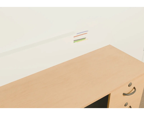 Birou cu sistem de gestionare a cablurilor pe perete