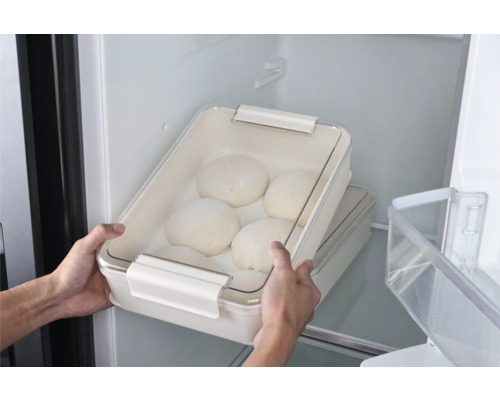 Recipient pentru aluat cu bile de aluat în frigider
