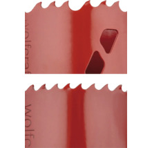 Prim-plan cu vârful unei lame de fierăstrău pentru metal