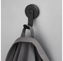 Cârlig de perete cu o geantă agățată