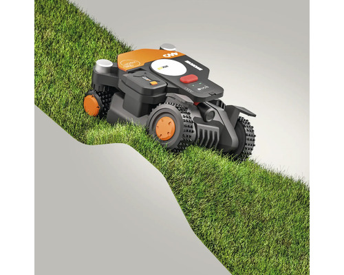 Tractor de tuns gazon pe gazon