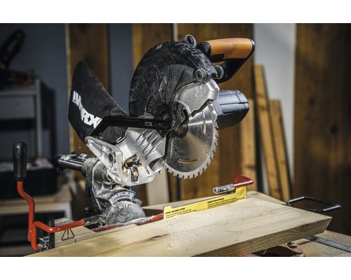 Fierăstrău de tăiat cu placă de lemn