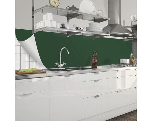 Folie de protecție pentru perete în bucătărie modernă cu chiuvetă și robinet