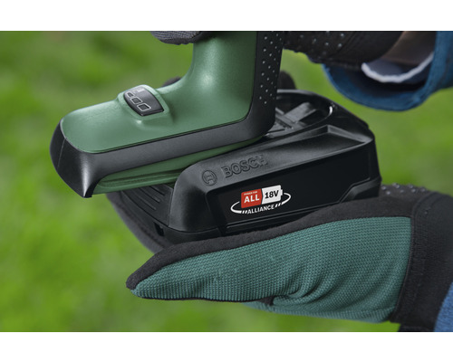 Logo Bosch cu baterie de 18 volți în utilizare