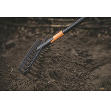 Greblă universală Fiskars Solid™ cu coada din aluminiu 12 dinti 160 cm