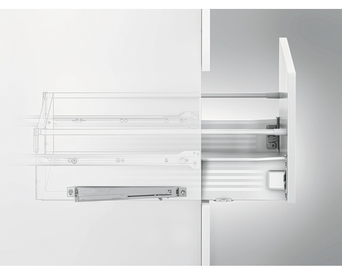 Extragere cu glisiere pentru sertare într-un dulap alb.