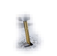 Burghiu metalic găurind o gaură cu așchii de metal