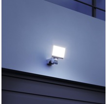 Proiector cu LED integrat XLED Home2 13,7W 1550 lumeni IP44, senzor de mișcare, lumină caldă, argintiu-thumb-3