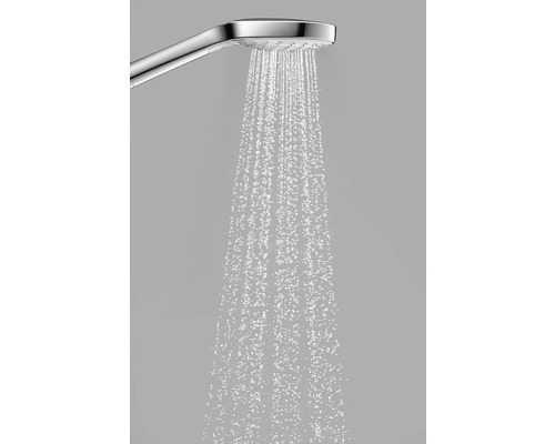 Duș de mână cu apă curgătoare