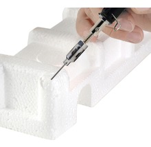 Tăietor cu fir încălzit care taie polistiren