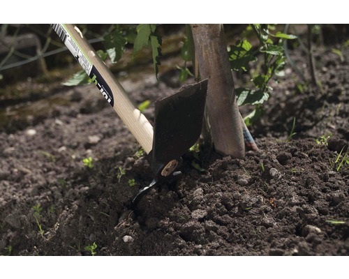 Unealtă de grădinărit cu mâner din lemn pentru cultivarea solului în grădină