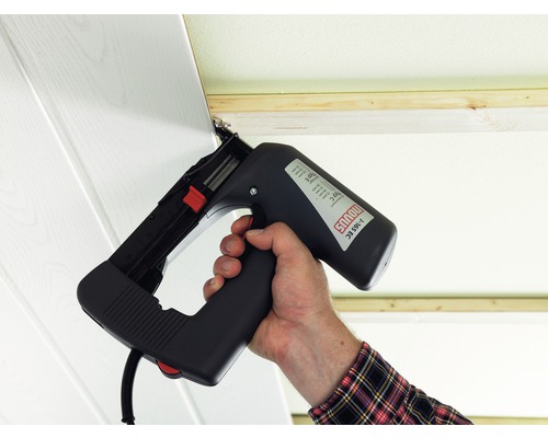 Utilizarea unui capsator electric pentru fixarea unui panou