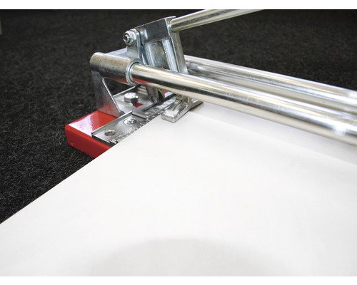 Tăietor de faianță în uz.