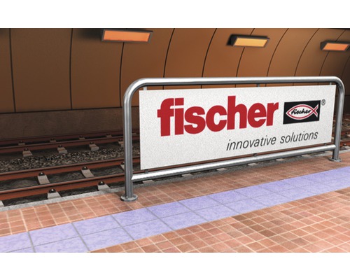 Logo Fischer pe un panou publicitar într-o stație de metrou