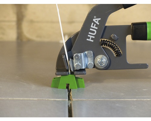 Clește de margine HUFA pentru plăci în funcțiune
