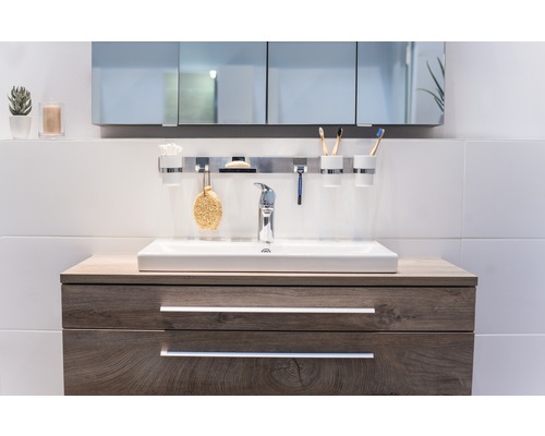 Baie cu lavoar, dulap inferior cu sertare și dulap cu oglindă