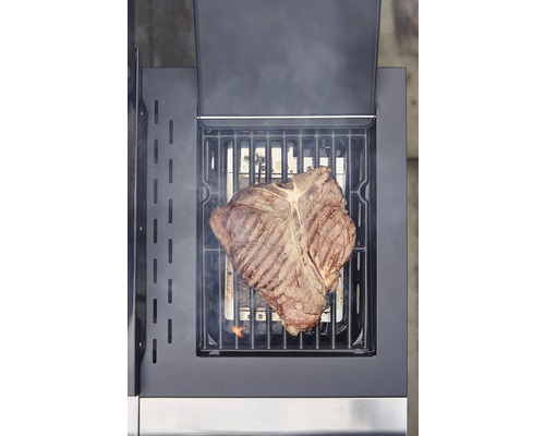 Bucată de carne T-bone pe un grătar