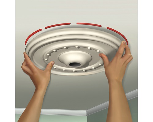 Rozeta de tavan este montată pe tavan.