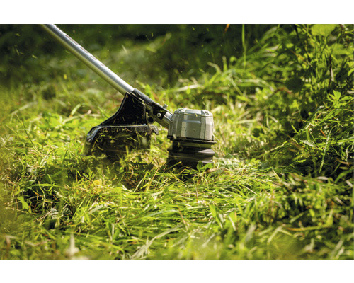 Trimmer de gazon care taie iarba