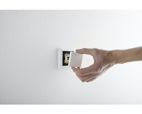 Instalarea unui întrerupător de lumină într-o cameră luminoasă