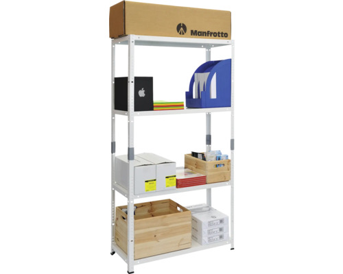 Raft cu patru polițe și diverse obiecte