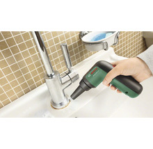 Peria universală Bosch utilizată pe un robinet de baie