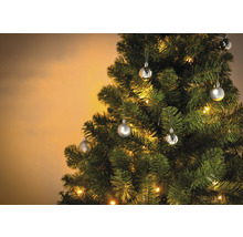 Brad împodobit cu globuri și instalație luminoasă