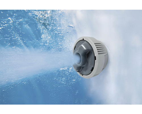 Duza de apă a unui jacuzzi în funcțiune